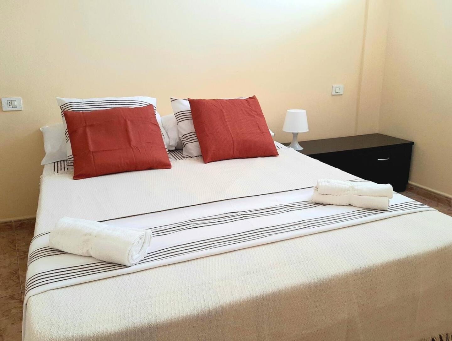 Perfectly Located Apartment With Pool Playa de las Américas Exterior foto
